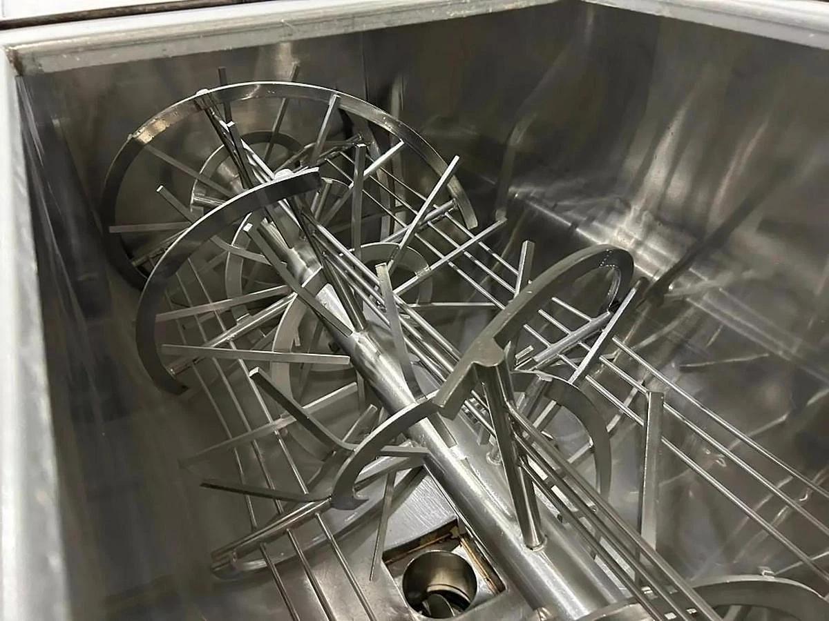 Used J.H. DAY STAINLESS STEEL DOUBLE SPIRAL RIBBON BLENDER APPROX 135 CUBIC FEET