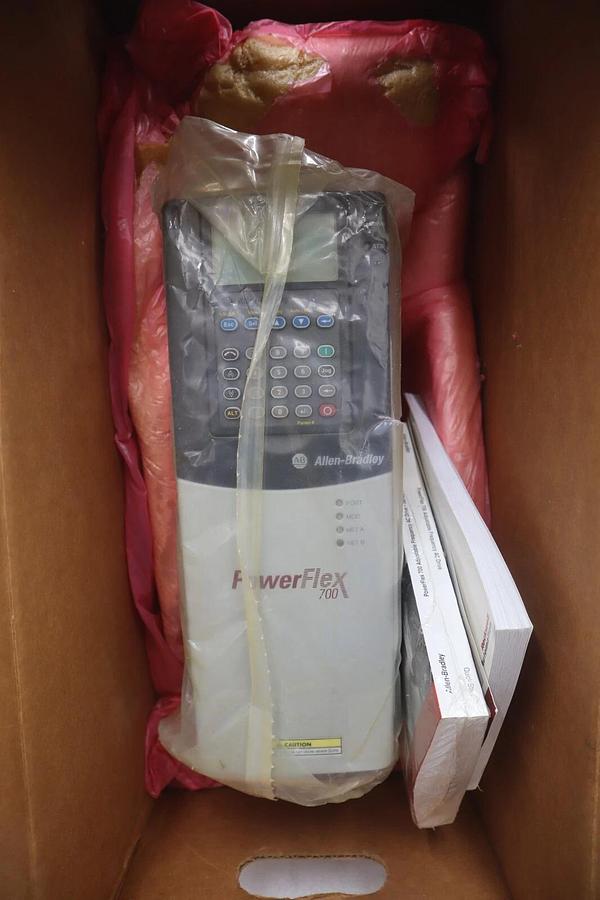 ALLEN BRADLEY 20BD011A3AYNADC1 7.5HP POWER FLEX 20B 700 AC DRIVE SERIES B #4662