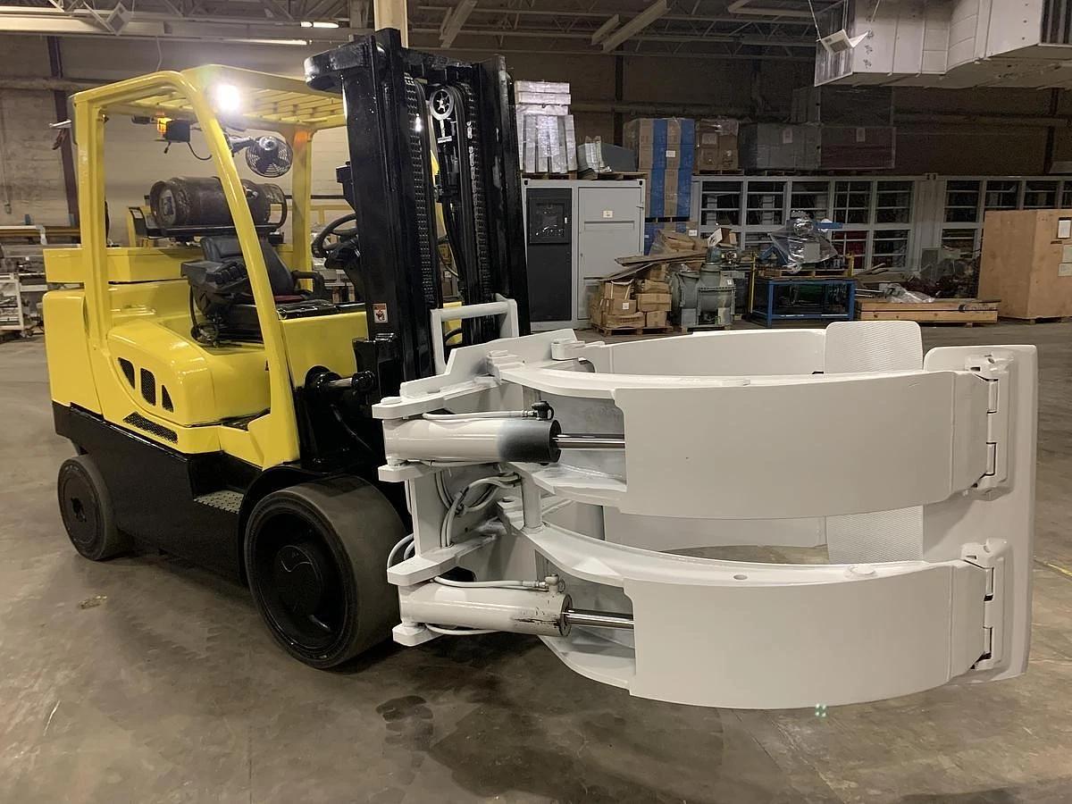 Used 15,500 POUND HYSTER MODEL S155FT FORKLIFT WITH 84" CASCADE PAPER ROLL CLAMP
