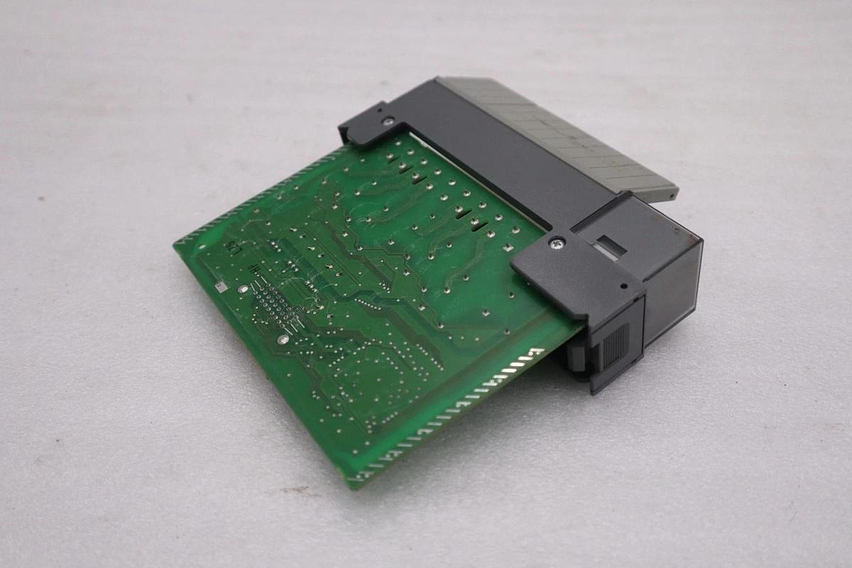 Used Allen Bradley 1746-OX8 SLC 500 PLC Output Module AB 1746OX8 STK 5357