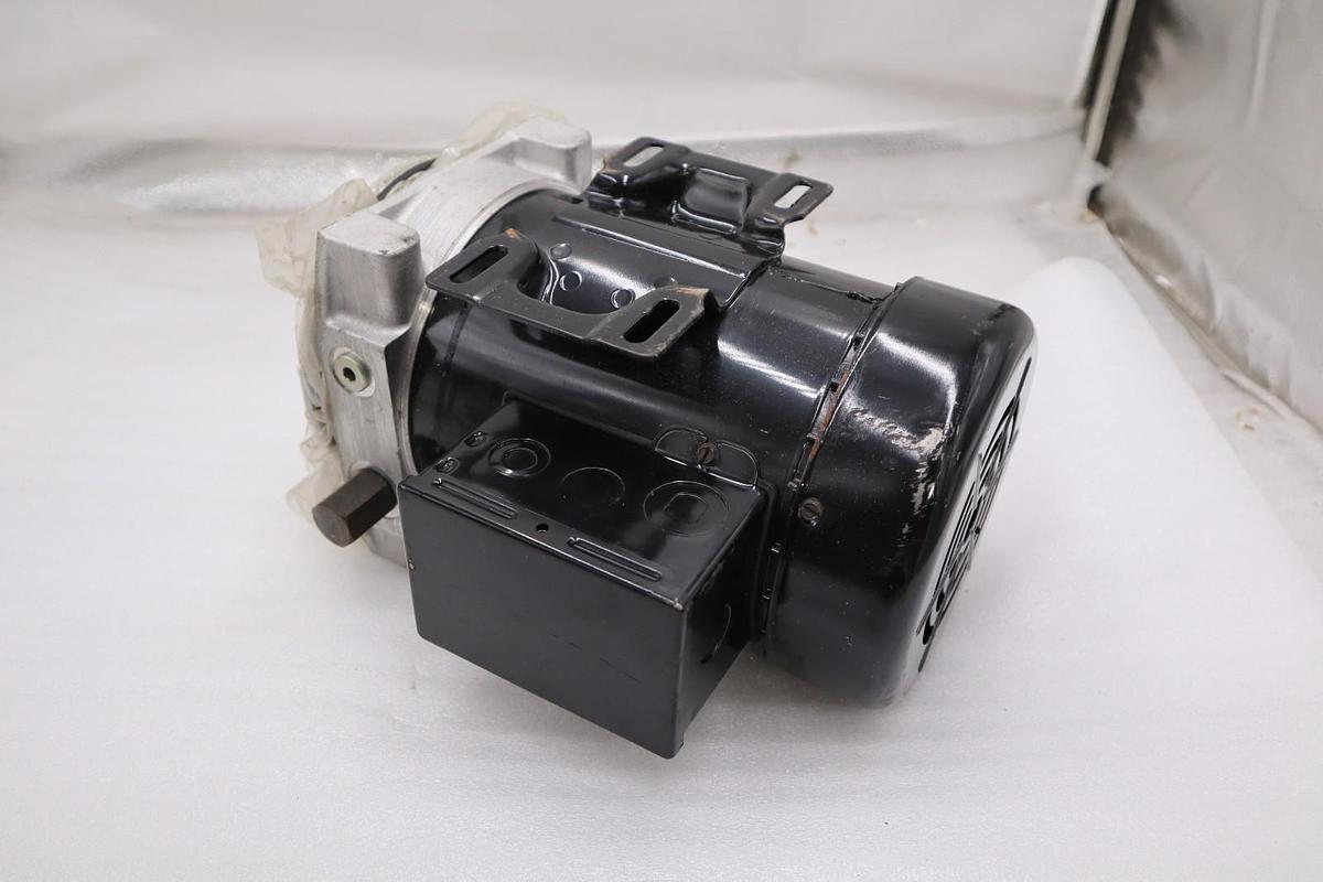 Used Haldex Hydraulics 1300233 1HP/3PH/1725 Motor STOCK H1181