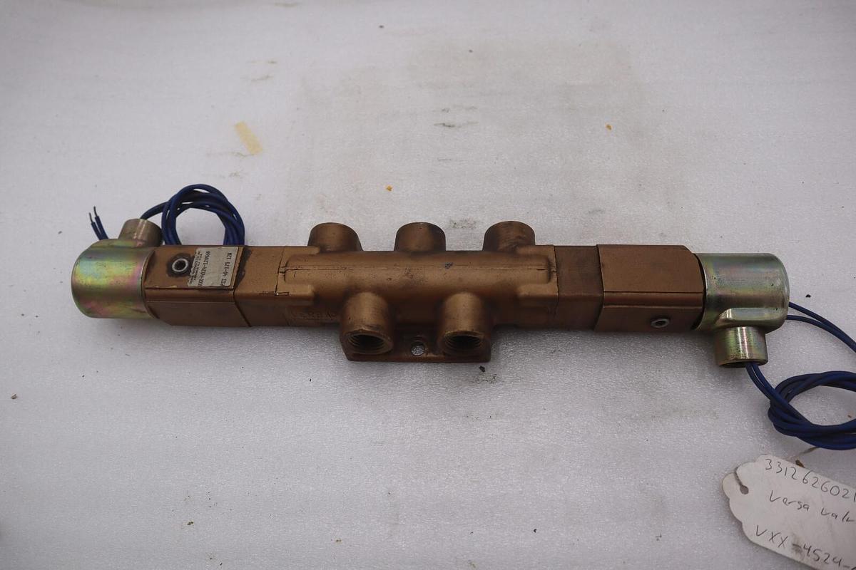 Used Versa 4 Way Valve VXX-4524-A120 4 Way / 3 Position STOCK 4718