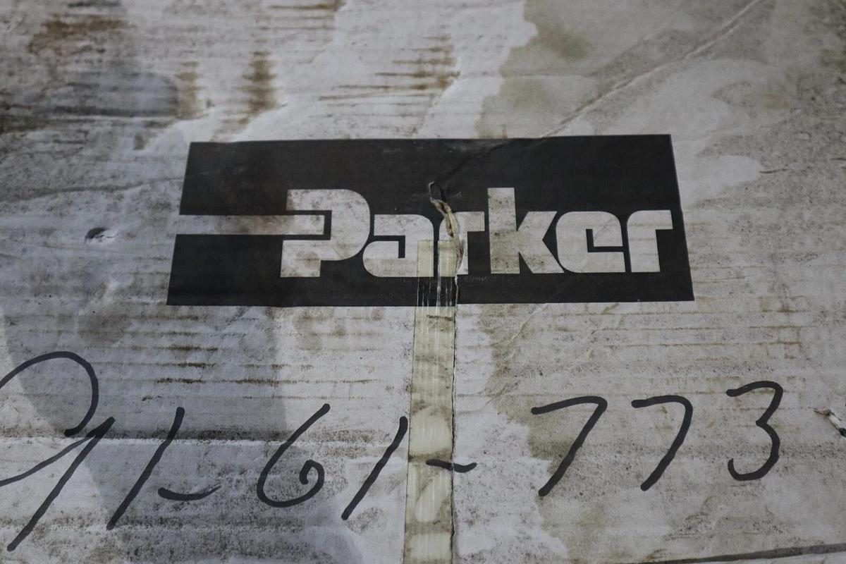 Used NEW PARKER d31fwe01cc4nlw026 VALVE stock 1797