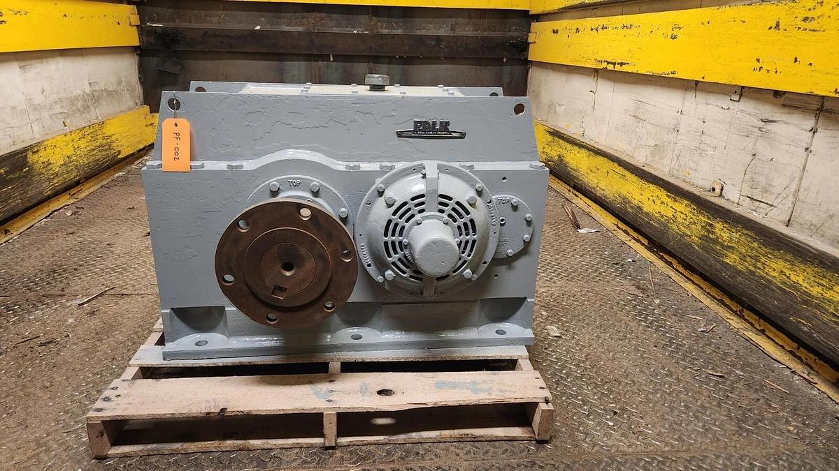 Used FALK ENCLOSED GEAR DRIVE SPEED REDUCER 3.650 RATIO 2090Y1-LR