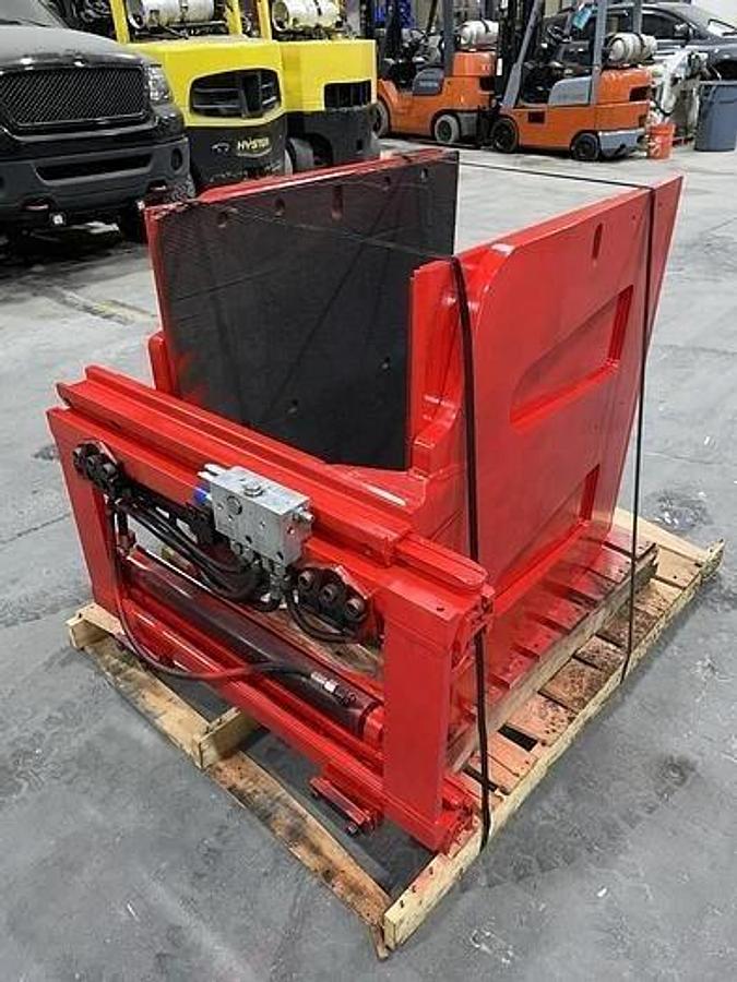 Used BOLZONI AURAMO 2500LB CAPACITY CARTON CLAMP MODEL LB14J7A CLASS II MFG. 2015