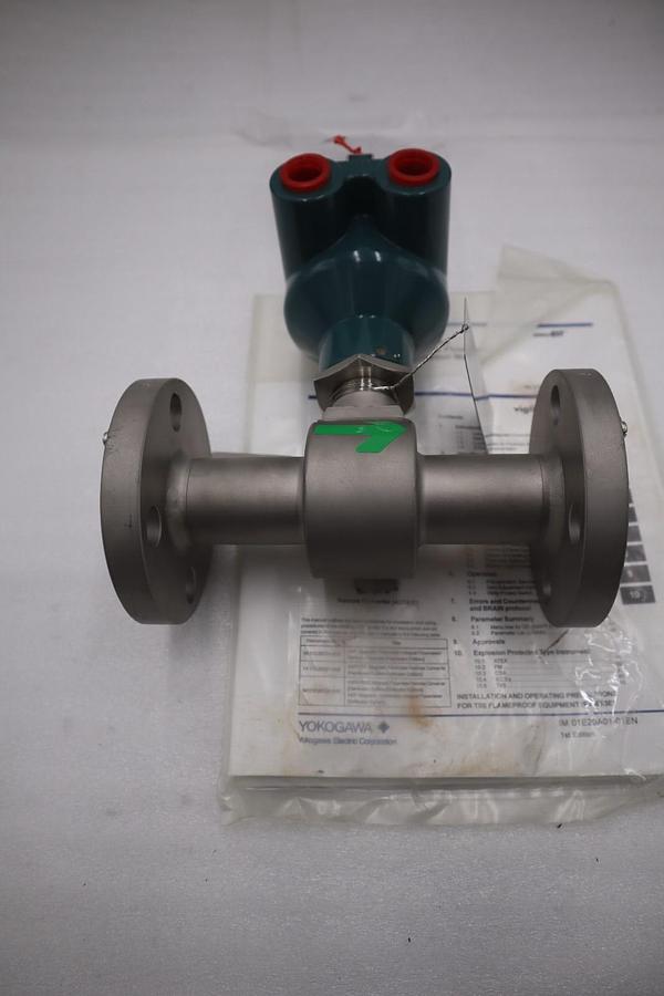Used NEW YOKOGAWA AXF025C-NNAL1L-BA11-2NB/FF1/SCT MAGNETIC FLOWMETER STOCK G539A