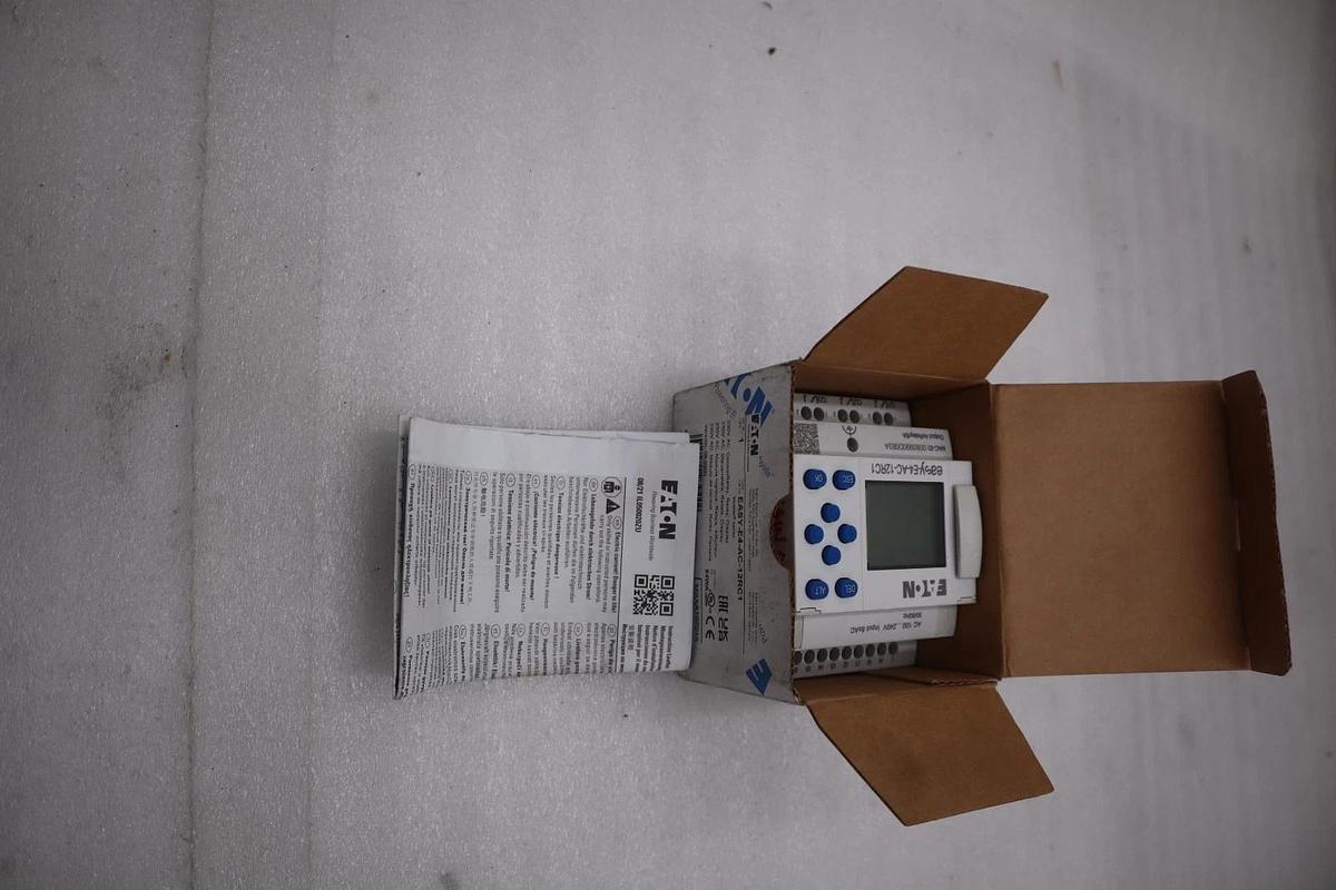NEW OPEN BOX EATON MOELLER SERIES EASY-E4-AC-12RC1 Control Relay STK K-3965CC