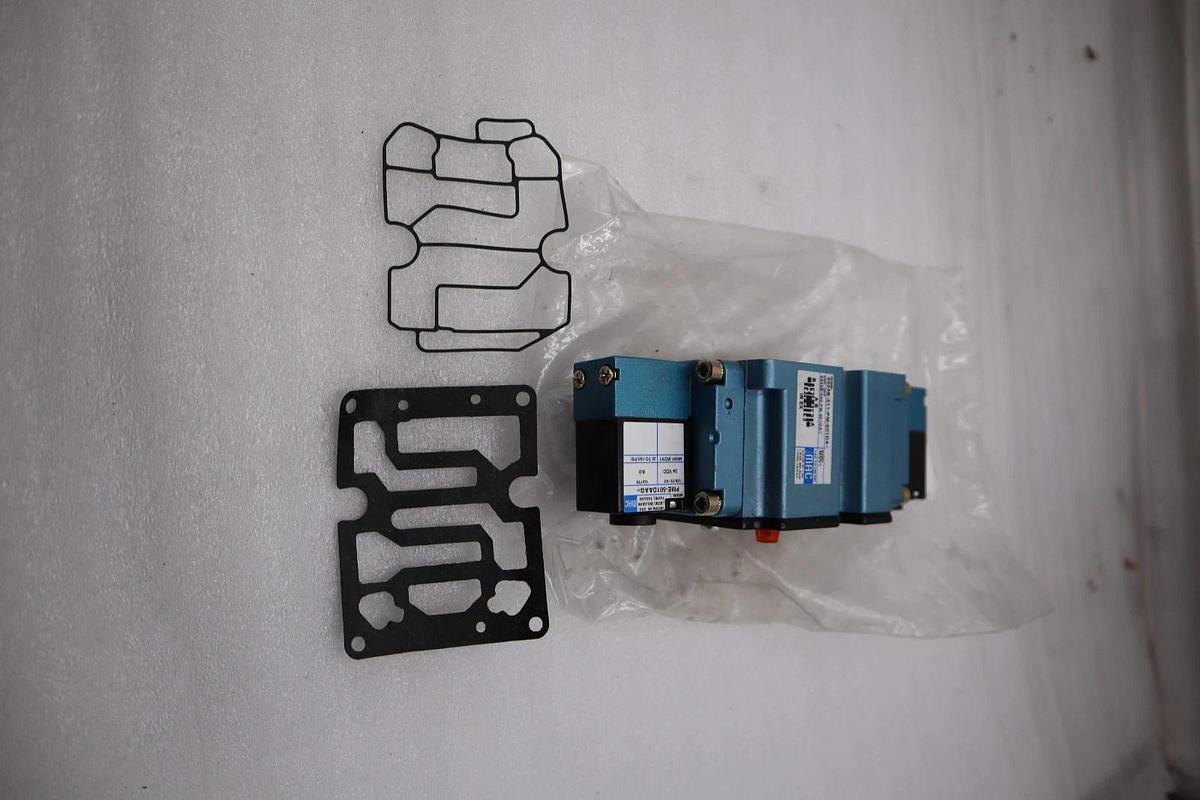 Used NEW Mac Valve 6533B-311-PM-501DA 4/3-way Closed Center STK H1461