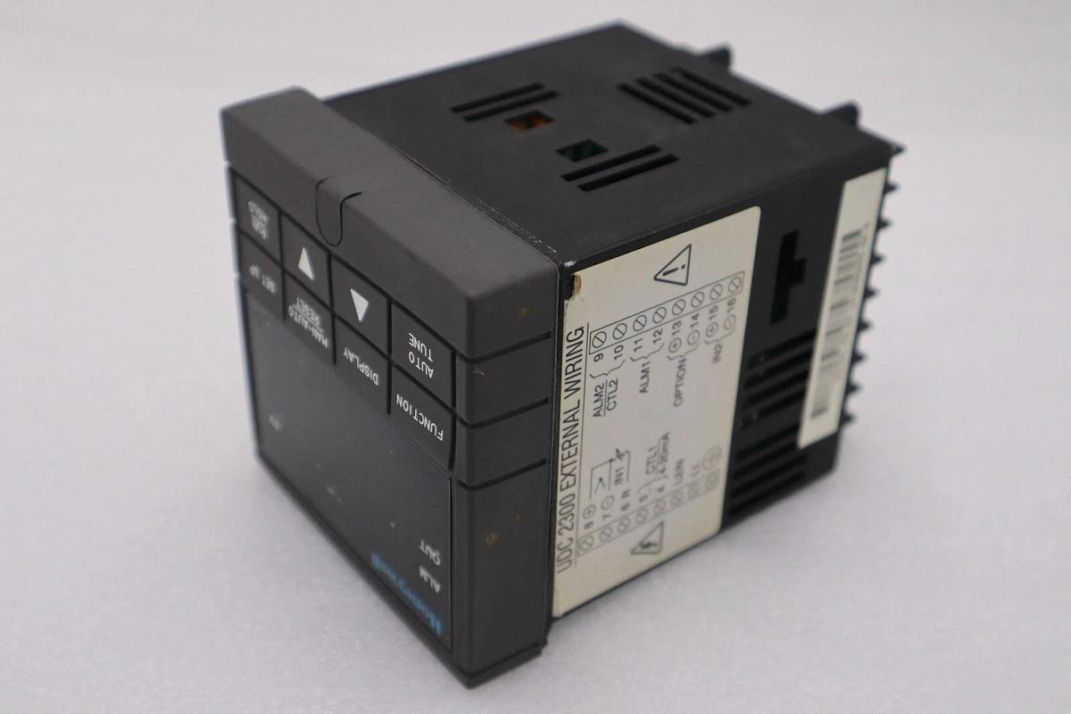 Used HONEYWELL DC230L-E0-00-10-0A00000-00-0 TEMPERATURE CONTROLLER STOCK K-384-D