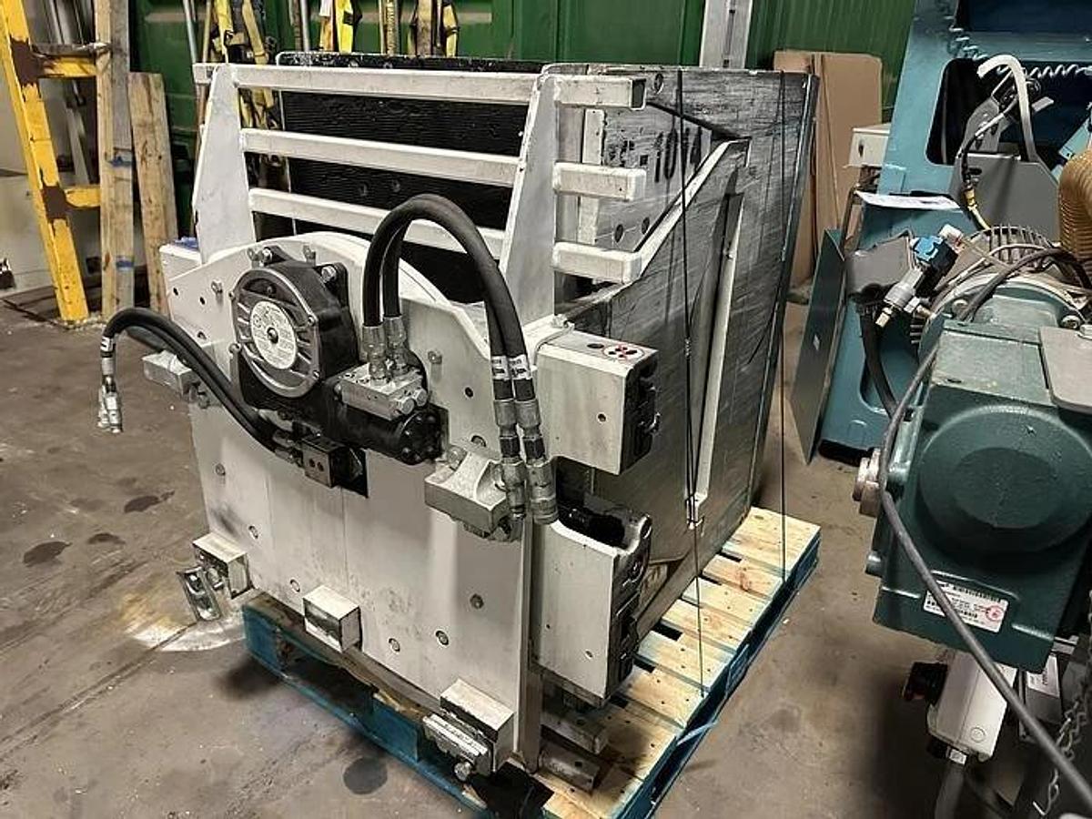 Used CASCADE 25D35065 CARTON CLAMP FORKLIFT ATTACHMENT