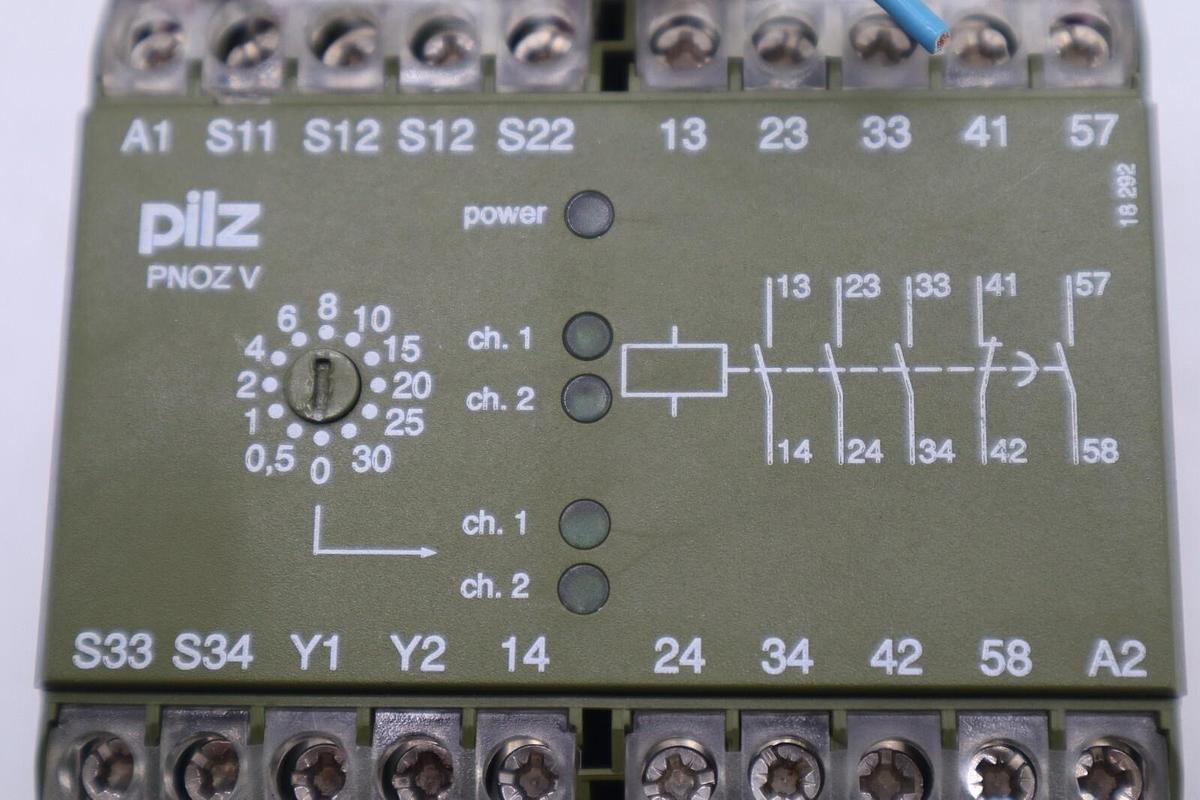Used PILZ SAFETY RELAY 474790 PNOZ V 30S 24 V DC PNOZV30S24VDC STOCK K-3831