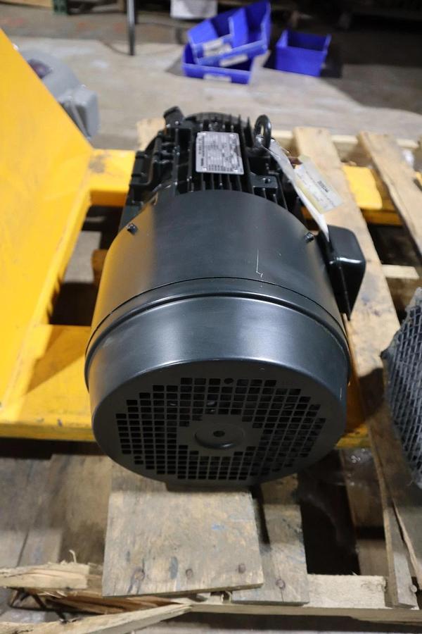 Used NEW TOSHIBA TYPE IKCH FORM FCKABS21E 3.7 KW 4 POLES FD BRAKE MOTOR STOCK HS32