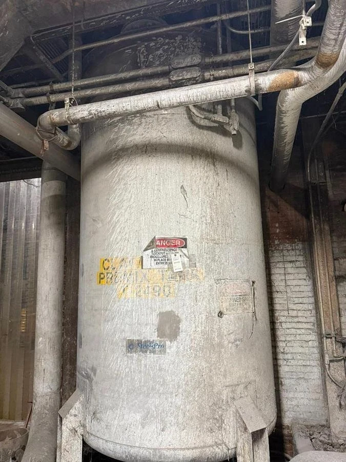 Used 2,300 GALLON STEEL PRO JACKETED STAINLESS STEEL TANK 11' TALL 6' DIAMETER