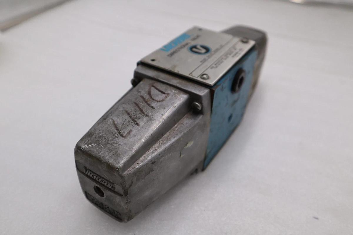 Used VICKERS, 317845 DG4S4 0133C 50, PILOT VALVE , DIRECTIONAL VALVE STOCK H1281A