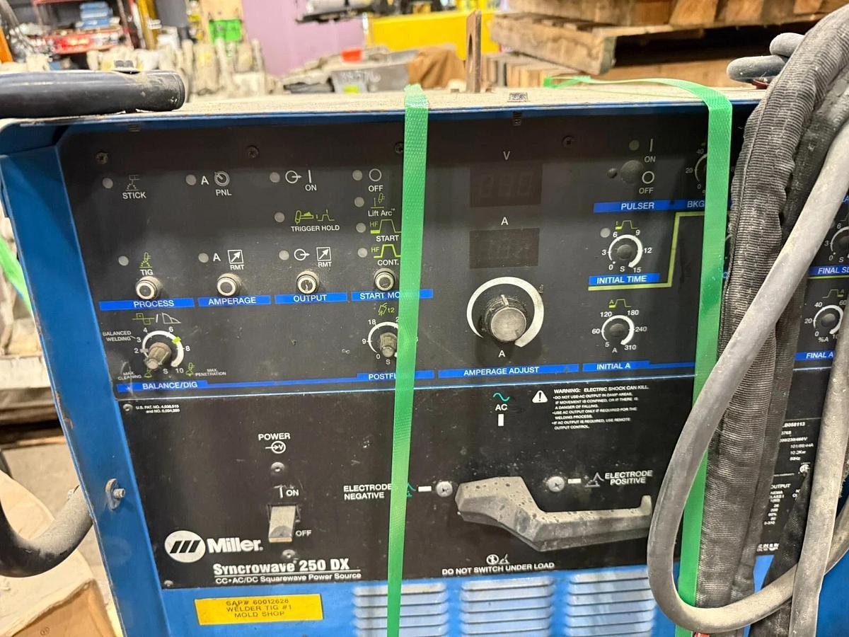 Used Miller Syncrowave 250 DX 907194032 TIG Welder STOCK HP-16
