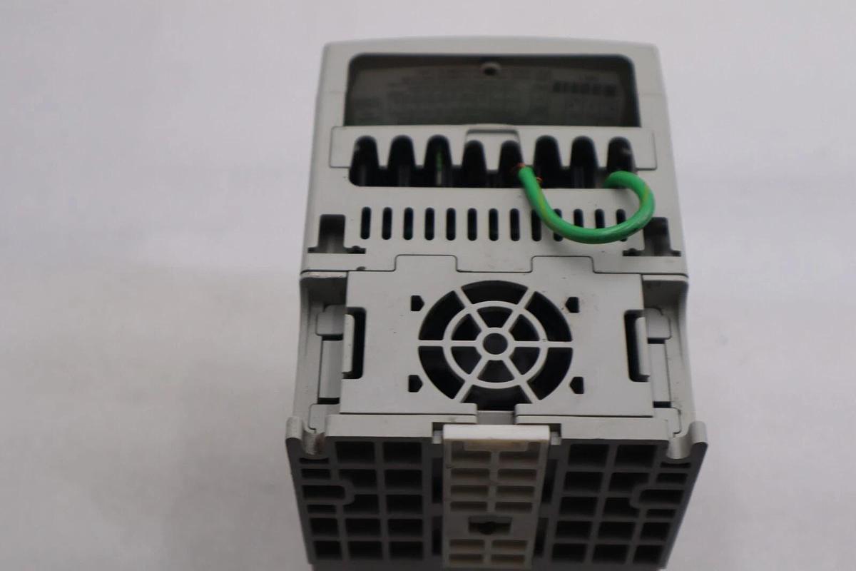 Used ALLEN BRADLEY 22B-D2P3N104 POWERFLEX 40 0.75kW/1.0HP SER A STOCK #1895