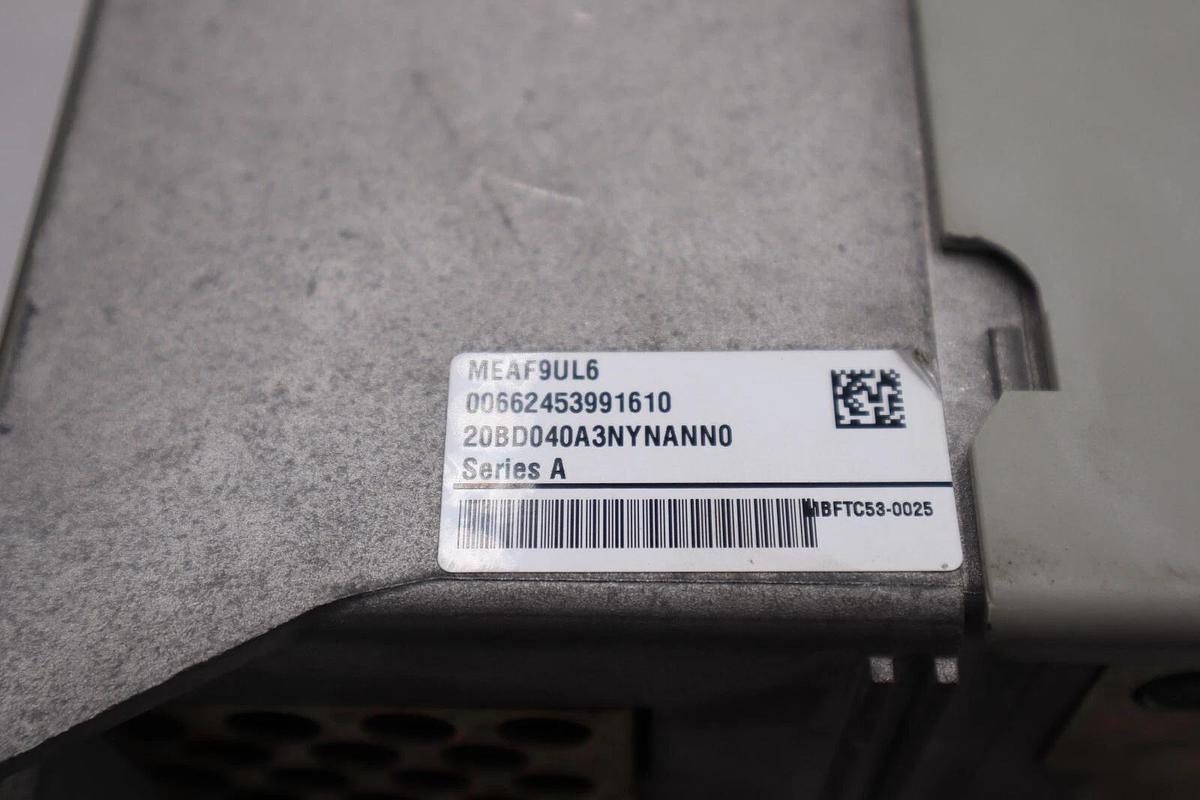 Used Allen-Bradley VFD Powerflex 700, 20bd040a3nynann0, 30 HP, 480V, 460 Hz STOC 1846