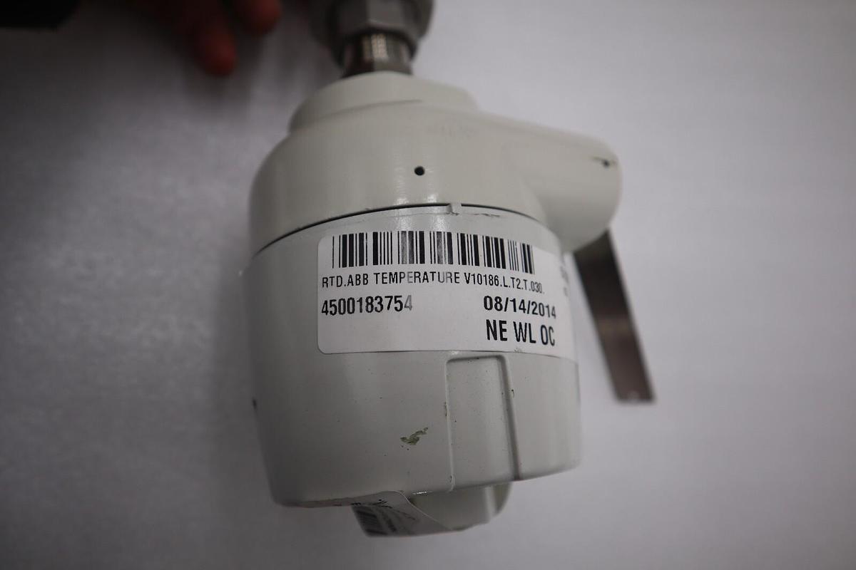 Used ABB V10186-LT2T02T0300S3AB0 TEMPETURE SENSOR STOCK #G-46A