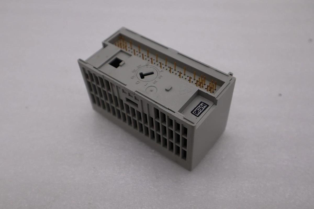 Used Allen-Bradley 1794-0E4/ 1794-OE4 Ser.B Analog Output Module NEW STOCK H1197A