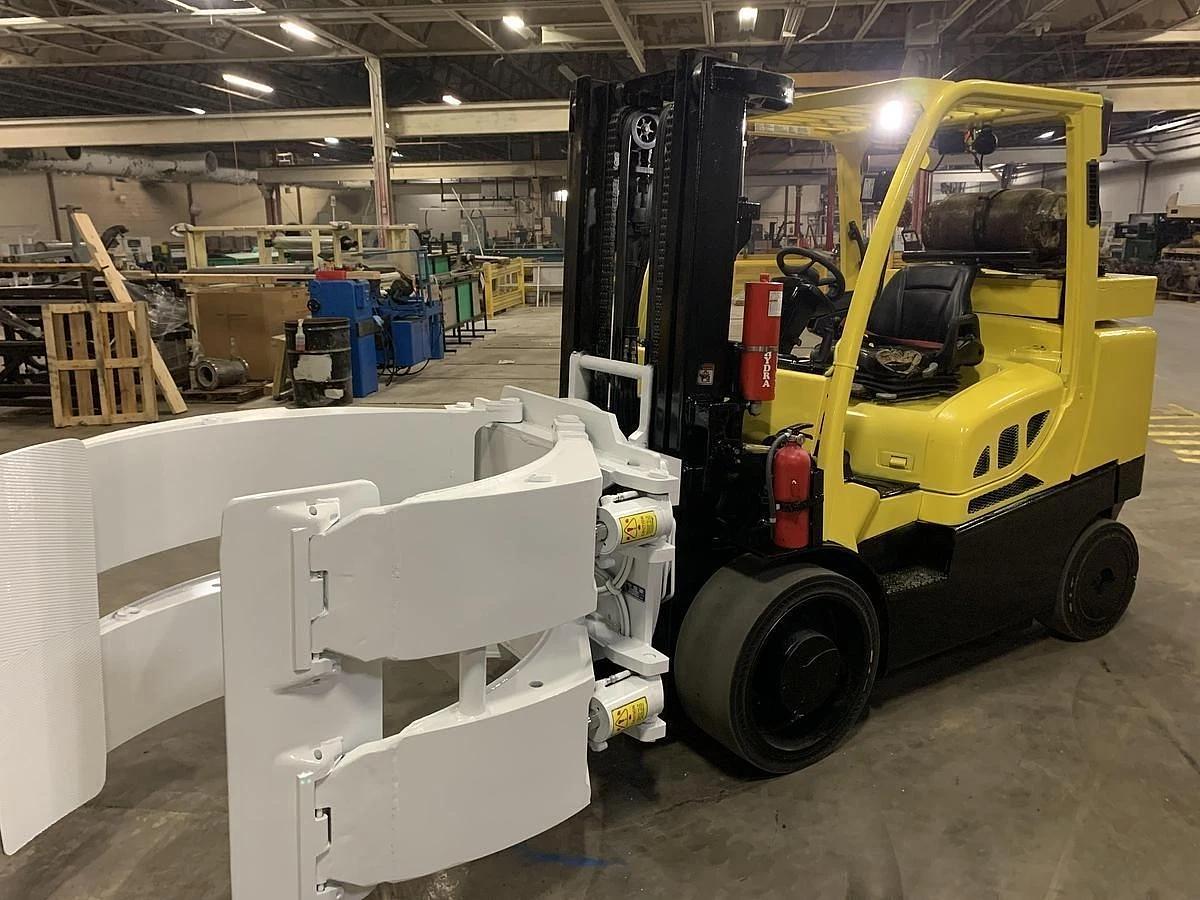 Used 15,500 POUND HYSTER MODEL S155FT FORKLIFT WITH 84" CASCADE PAPER ROLL CLAMP