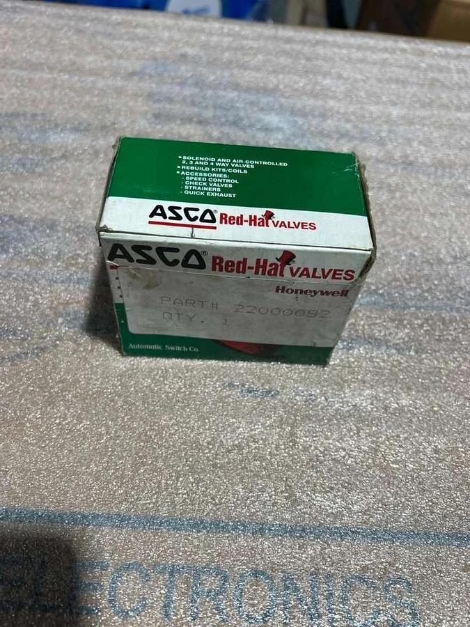 NEW OPEN BOX ASCO SOLENOID VALVE 1/4" PIPE USX8262D2212341 STK K739CC