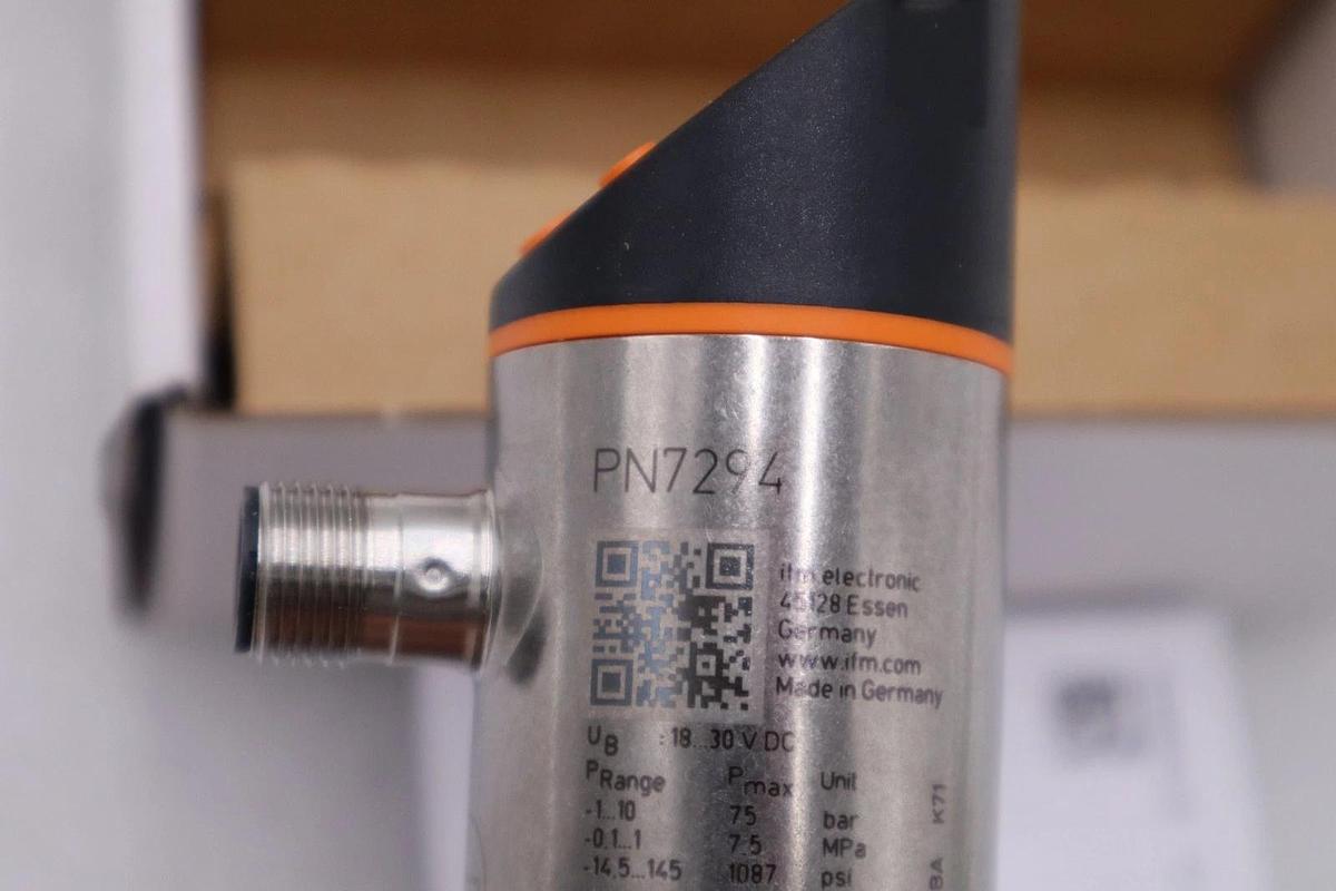 Used Surplus New IFM PN7294 Pressure sensor with display STOCK H812A