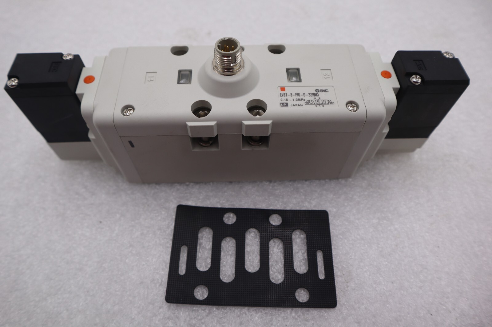 Used NEW SMC EVS7-8-FIG-D-3ZRM0 Valve 9 AVAILABLE STOCK S-390