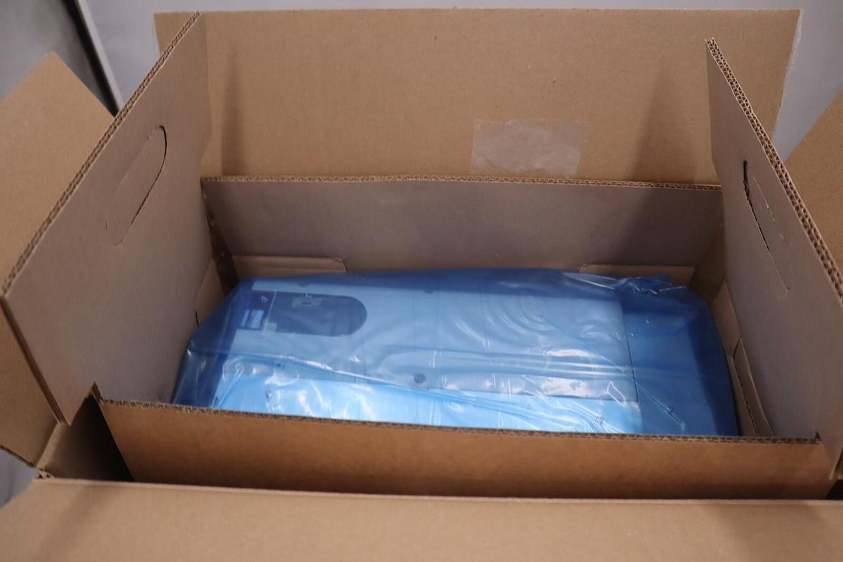 NEW YASKAWA SGD7S-370D30B000F64 SERVO DRIVE STOCK 1553-A