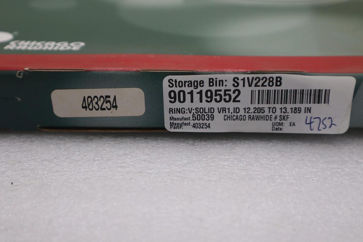 403254 CR SEALS CHICAGO RAWHIDE OIL SEAL NEW IN BOX (7 AVAILABLE) STOCK 5556A