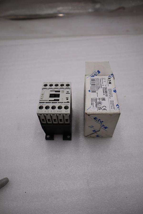 NEW EATON DILM9-10 XTCE009B10TD CONTACTOR 24VDC STOCK H444A