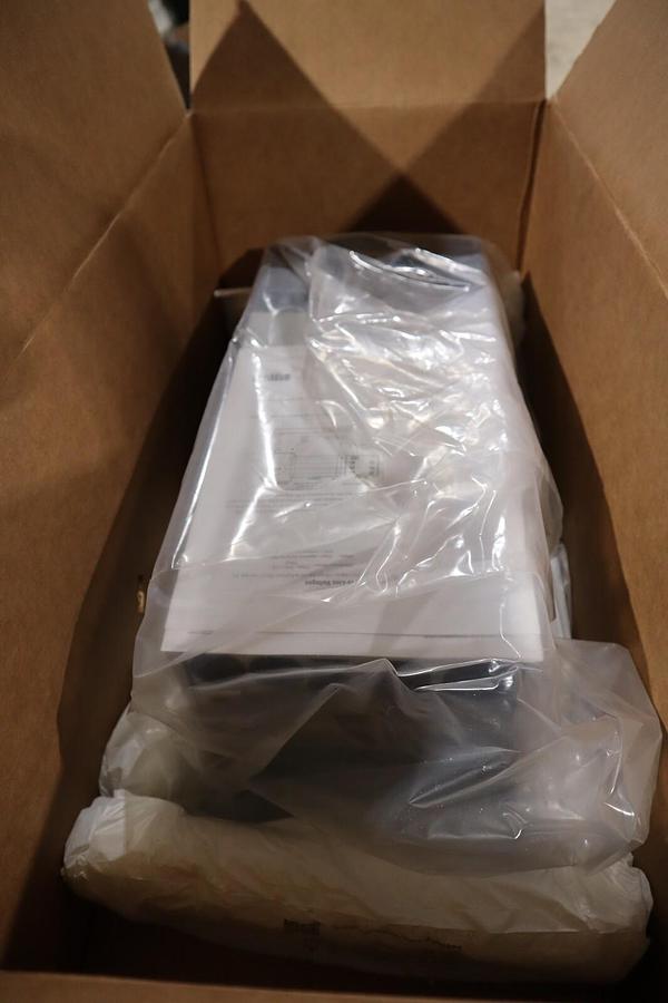 Used New Allen Bradley 20BD040A3AYNAEA0 POWERFLEX 700 DRIVE VFD 480 VAC STOCK S-576