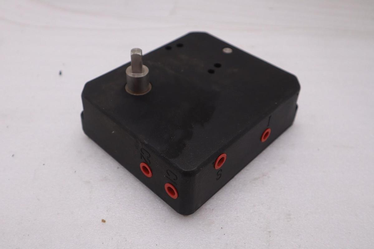 Used GS DEZURIK STOCK #3573A