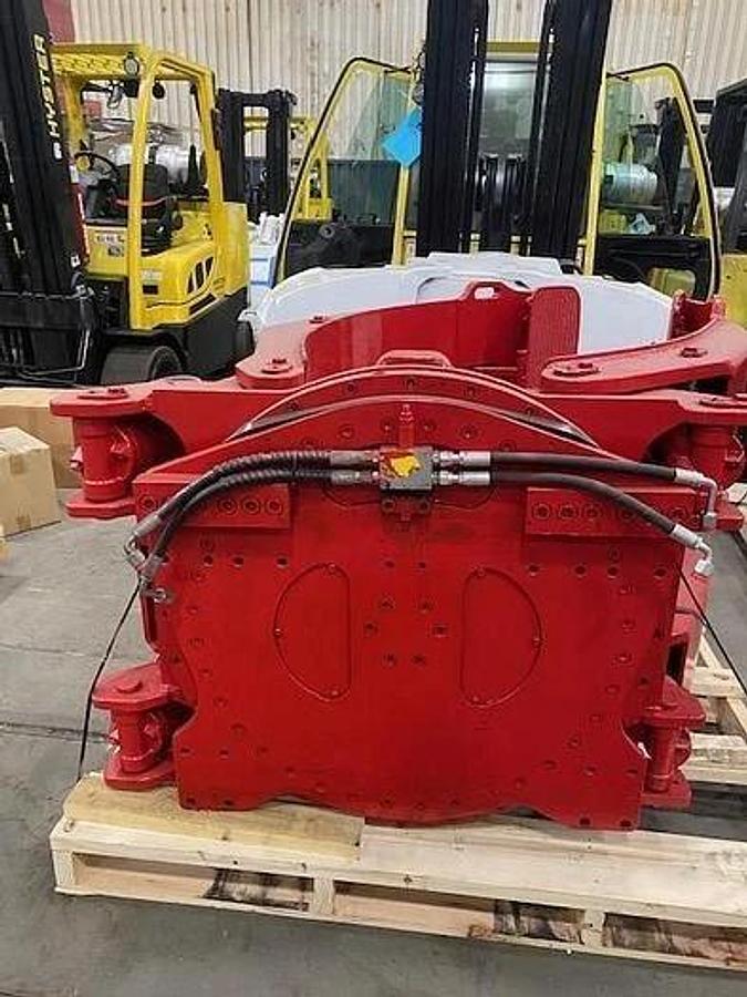 Used 84" BOLZONI AURAMO MODEL ARC-100-2084PE PAPER ROLL CLAMP MANUFACTURED 2018