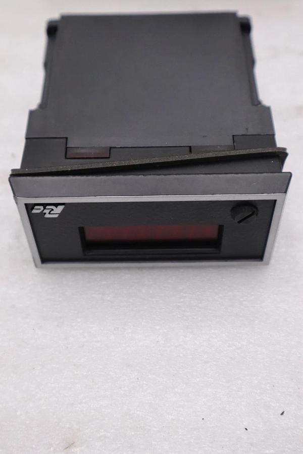 RED LION CONTROLS APLVD400 DIGITAL PANEL METER - STOCK 3131CC