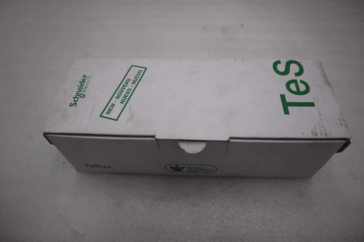 Used NEW SCHNEIDER ELECTRIC DFCC2V FUSE HOLDER CLASS CC 10x38 **BOX OF SIX** #GF-762A