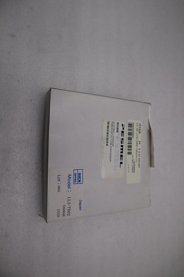 NEW OPEN BOX SICK LL3-TB02 Fiber Optic Sensor STOCK G888A