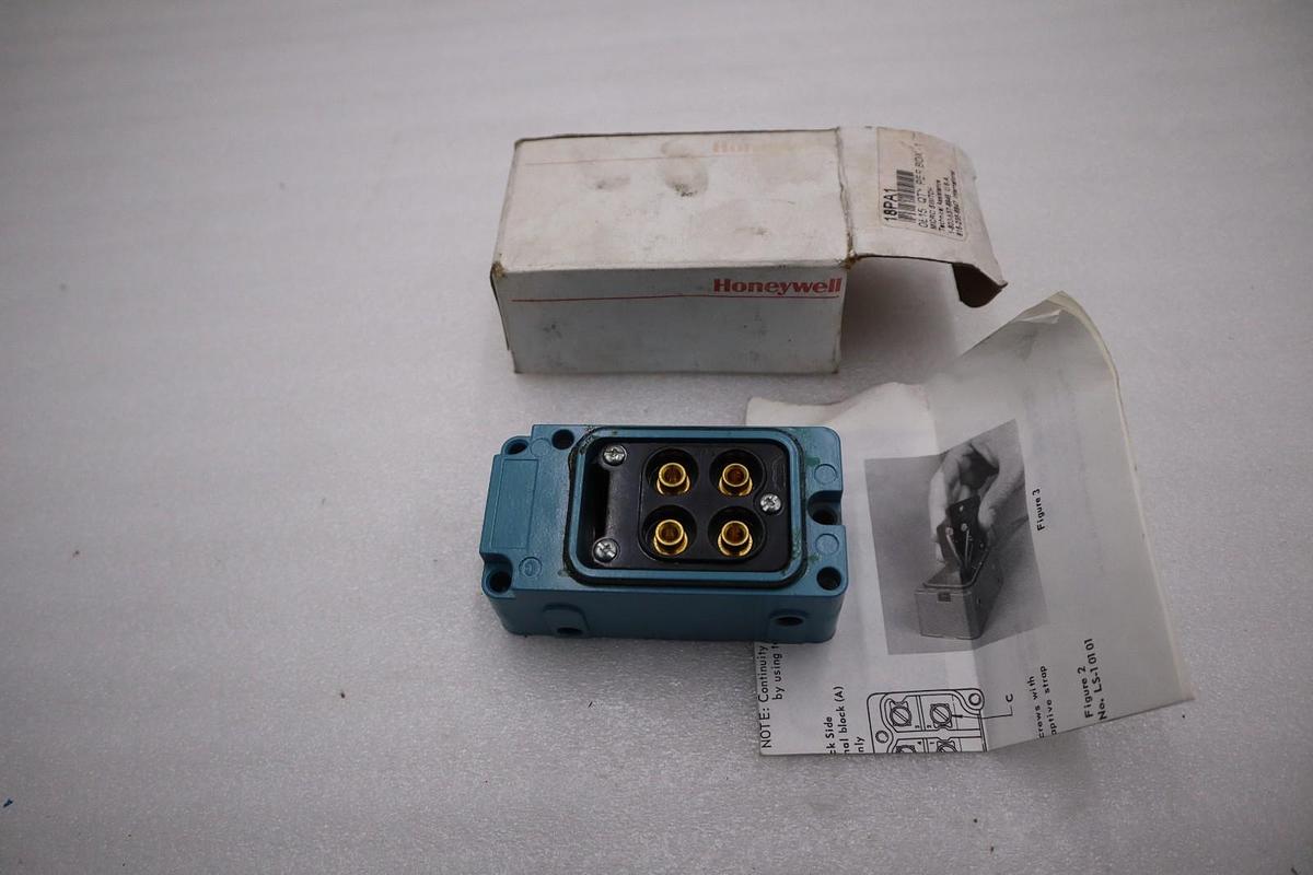 Used NEW OPEN BOX Honeywell 18PA1 Micro Switch Terminal Block STK H915A