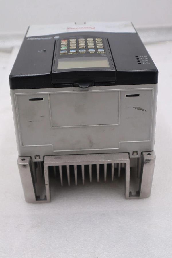 Used 20AD8P0A3AYNANC0 ALLEN BRADLEY POWERFLEX 70 5HP AC DRIVE 480 VOLT STOCK 3297