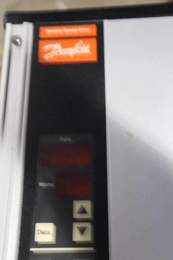 Used DANFOSS VARIABLE SPEED DRIVE VLT TYPE 3011 175L2014 STOCK S-261