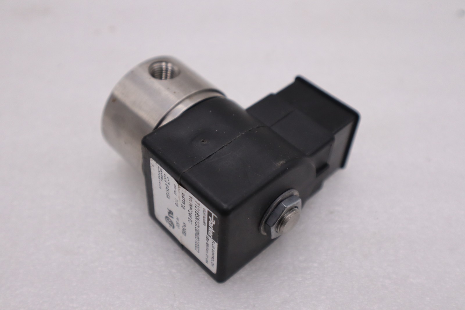 PARKER 71216SN1GL00N0D100C2 24VDC PSI 500 1/16 10WATTS STOCK H1329A