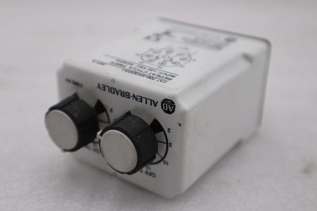 NEW OPEN BOX AB Allen Bradley 700-HV32DA1  Timing Relay STK K2110CC