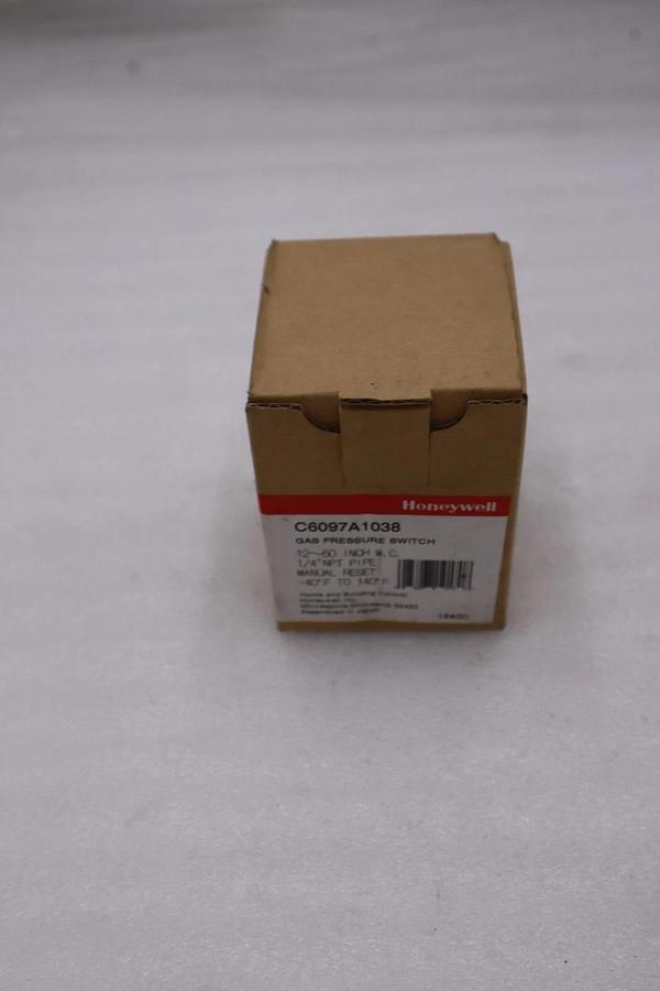 Used NEW IN BOX HONEYWELL C6097A1038 Gas Pressure Switch STOCK H757A