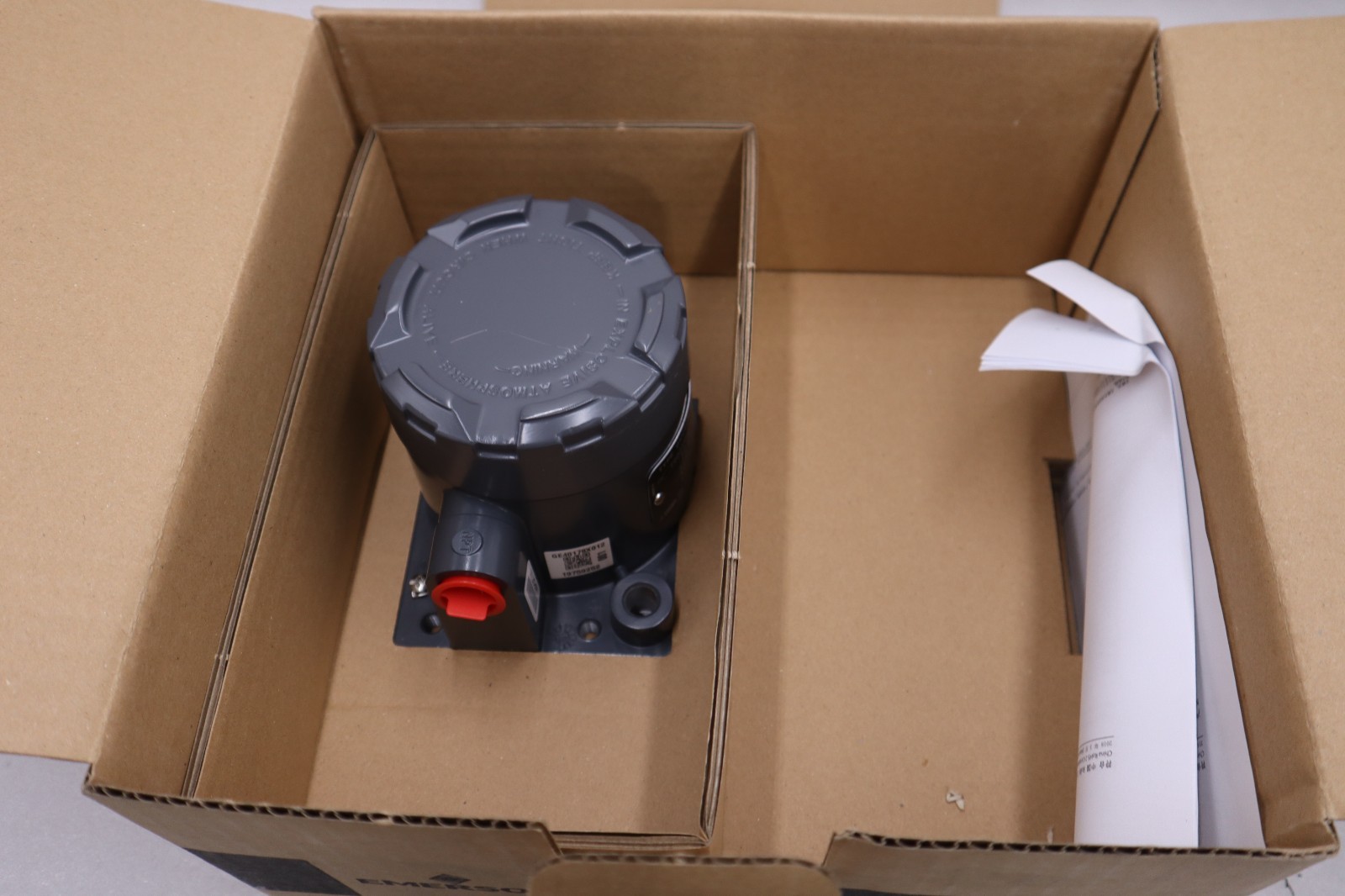 Used EMERSON FISHER TYPE DVC 6215 POSITIONER REMOTE TRAVEL SENSOR - GF435