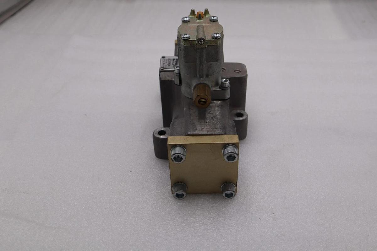 Used PARKER A6C1VXXAH05300A, 140 MAX INLET PRESSURE VALVE STOCK 2060