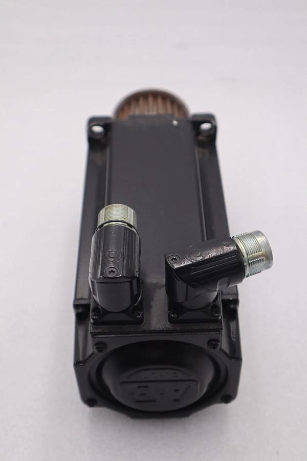 Used ALLEN-BRADLEY MPM-A1153F-SJ72AA SERIES A INVERTER DUTY SERVO MOTOR STOCK #2786