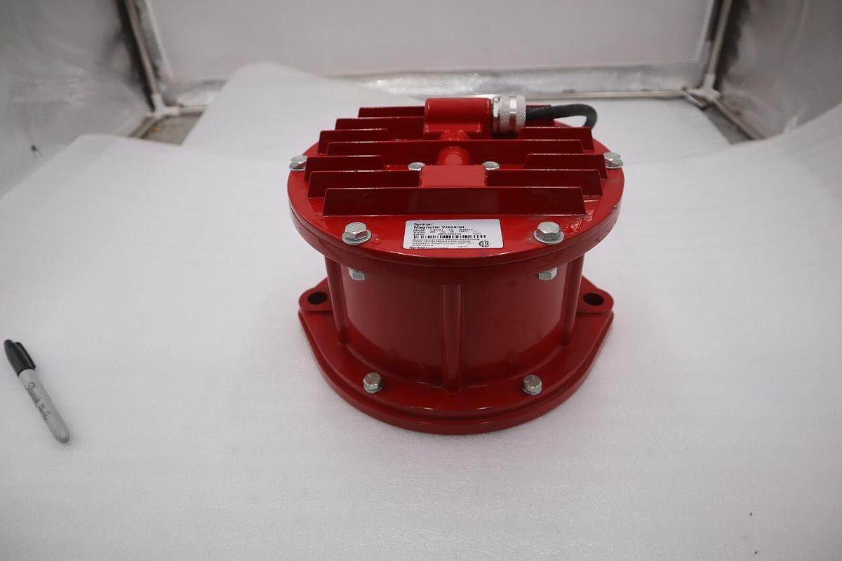 Used FMC Technologies Syntron Magnetic Vibrator V-50-D1 115V NEW IN BOX STOCK S663