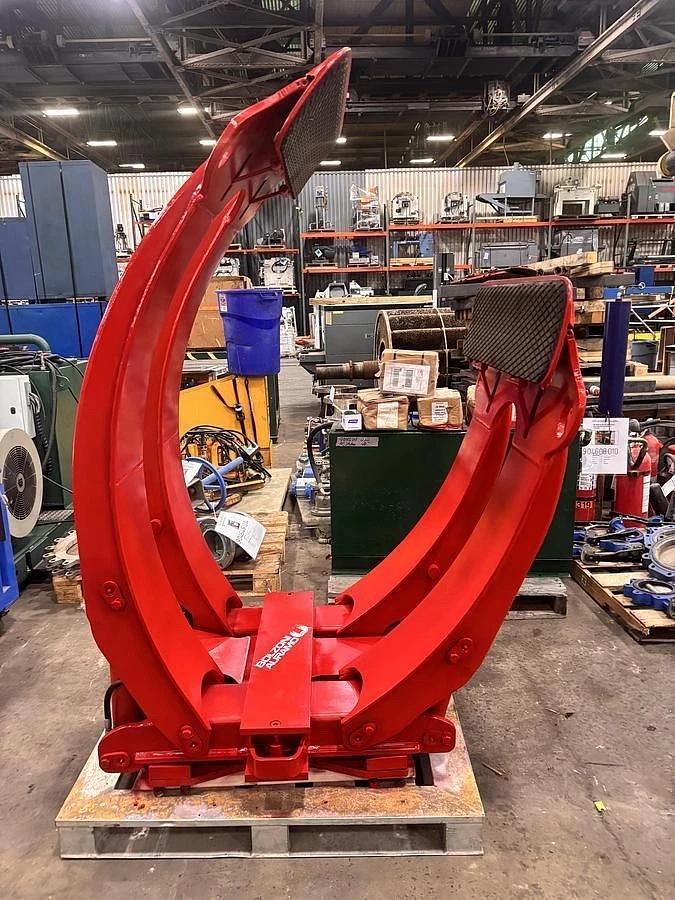 Used 92" BOLZONI AURAMO ARC-66-4392PTE PAPER ROLL CLAMP MANUFACTURED 2019