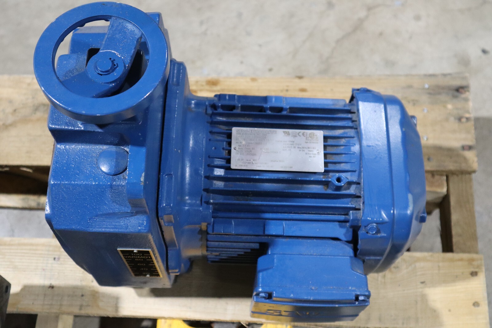 Used SEW EURODRIVE SA67 D26 DRN90S4/ SA67D26DRN90S4 GEARMOTOR-SURPLUS NEVER USED HS25