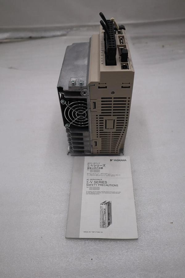 YASKAWA ELECTRIC SGDV-5R4D11A002000 SERVO DRIVE NEW IN BOX STOCK H134