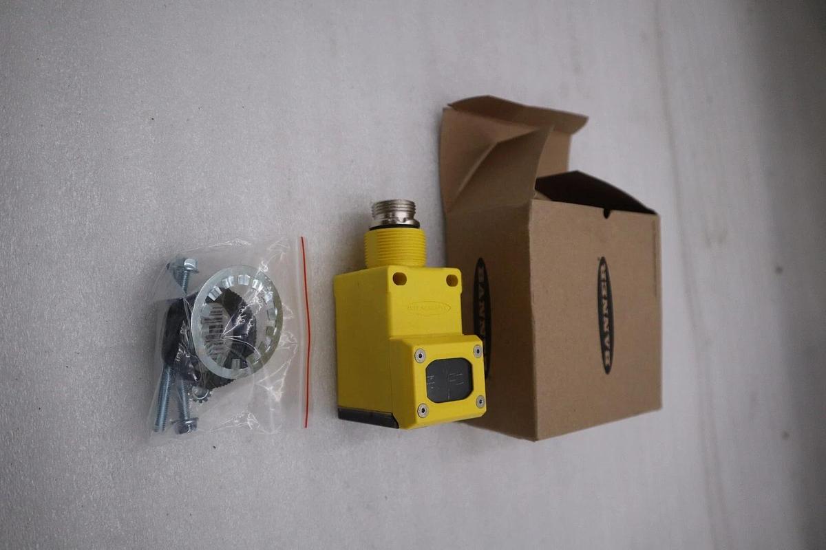 Used NEW BANNER ENGINEERING Q45VR3LPQ Photoelectric Sensor STOCK H229A